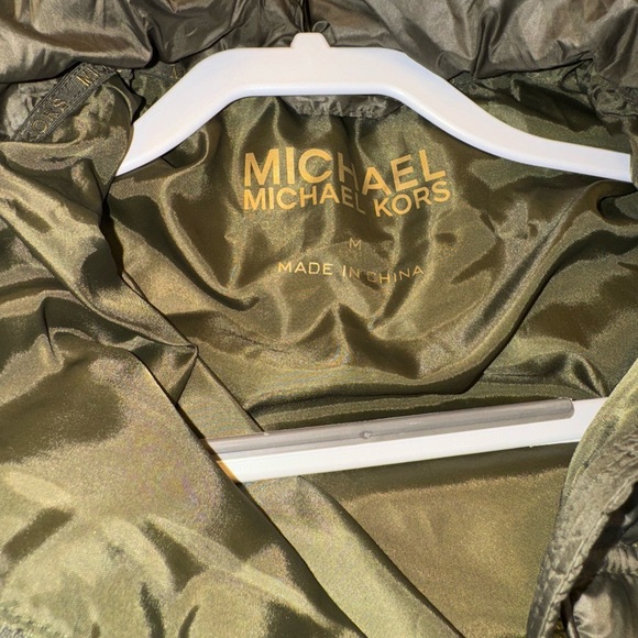 Michael Kors down jacket w/ removable hood - Picture 8 of 11